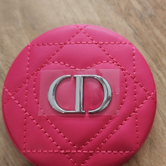 Christian Dior Pink Quilted Compact Case - Picture 7 of 7